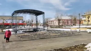Аллея молодежи поселок Малышева