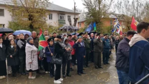 Мемориал участникам СВО открыли в поселке Малышева