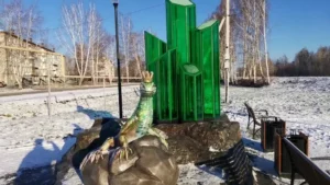 Хозяйка изумрудной горы в поселке Малышева